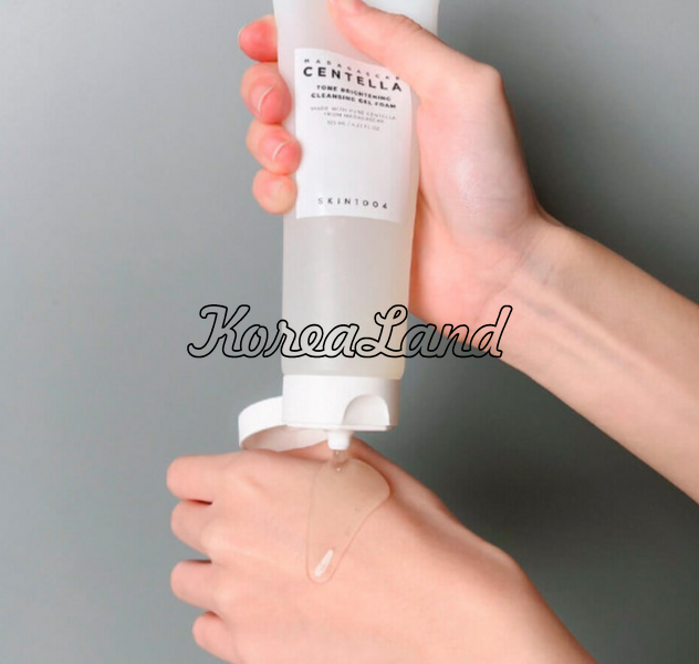 Освітлюючий гель для вмивання SKIN1004 Madagascar Centella Tone Brightening Cleansing Gel Foam 13036 фото