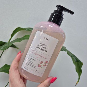 Парфюмированный шампунь для волос Daeng Gi Meo Ri Doori Mellow Perfume Shampoo 12467 фото