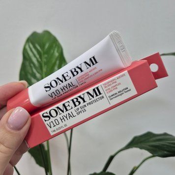 Солнцезащитный бальзам для губ Some By Mi V10 Hyal Lip Sun Protector SPF 15 Rosy 13088 фото