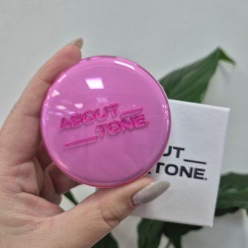 Компактная пудра с деликатным сиянием About Tone Glow Powder Pact 13009 фото