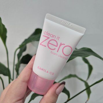 Пенка для умывания с экстрактом ацеролы Banila Co Clean it Zero Foam Cleanser 12851 фото