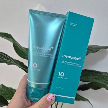 Пенка для умывания с азелаиновой кислотой Medicube Azelaic Acid Niacinamide Deep Clean Foam Cleanser 13272 фото