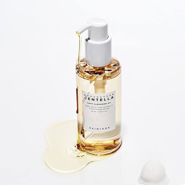 Легкое гидрофильное масло с центеллой азиатской SKIN1004 Madagascar Centella Light Cleansing Oil 12605 фото