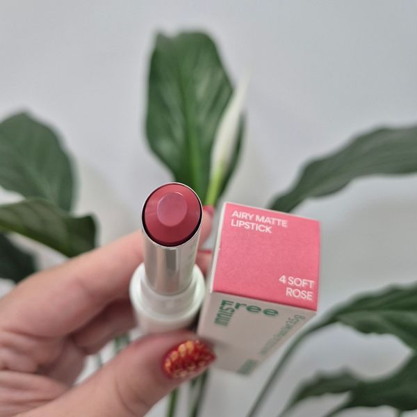 Матовая помада для губ Innisfree Airy Matte Lipstick #4 Soft Rose 13228 фото