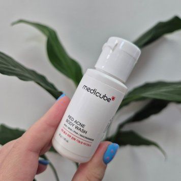 Противовоспалительный гель для душа с кислотами Medicube Red Acne Body Wash 13185 фото