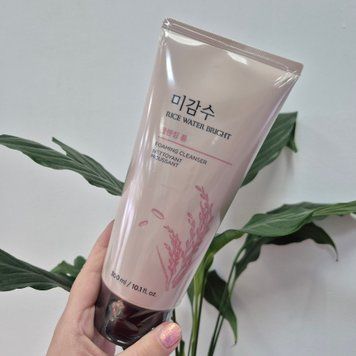 Пенка для умывания с рисом The Face Shop Rice Water Bright Foaming Cleanser 13141 фото