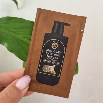 Премиальный шампунь с экстрактом черного чеснока и куркумой Daeng Gi Meo Ri Black Garlic & Curcumin Shampoo 11365/2 фото