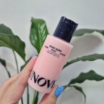 Парфюмированный увлажняющий лосьон для тела UNOVE Rosy Aura Glow Body Lotion 13188 фото