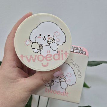 Легкий кушон с глянцевым финишем TWOEDIT Banzil Cover Cushion By Luna SPF50+ PA+++ 13059 фото