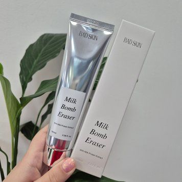 Пенка для умывания с молочными протеинами Bad Skin Milk Bomb Eraser Cleansing Foam 13144 фото