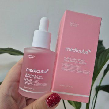 Ультралегка сироватка з PDRN та пептидами Medicube Ultra Light PDRN Pink Peptide Serum 13318 фото