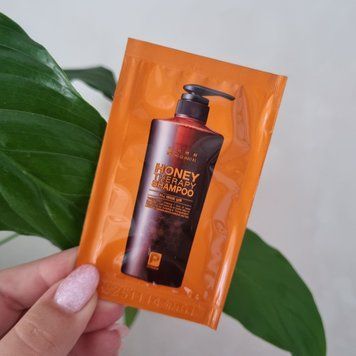 Шампунь для волос "Медовая терапия" Daeng Gi Meo Ri Professional Honey Therapy Shampoo 11364/2 фото
