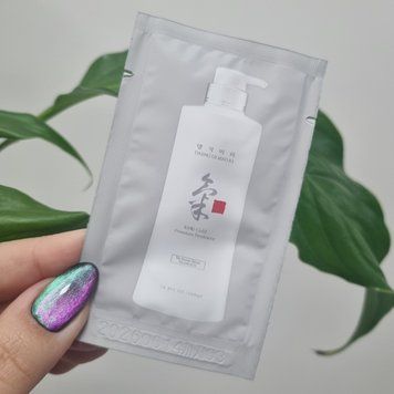 Укрепляющий кондиционер с экстрактом хризантемы Daeng Gi Meo Ri Ki Gold Premium Treatment 12202/1 фото