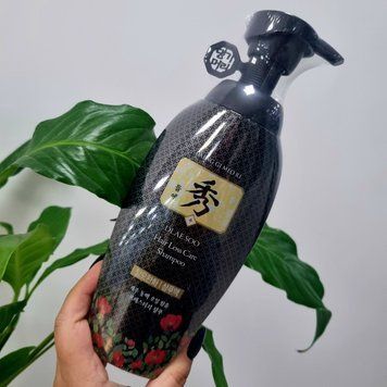 Шампунь против випадіння волосся з олією камелії Daeng Gi Meo Ri Dlae Soo Hair Loss Care Shampoo 12203 фото
