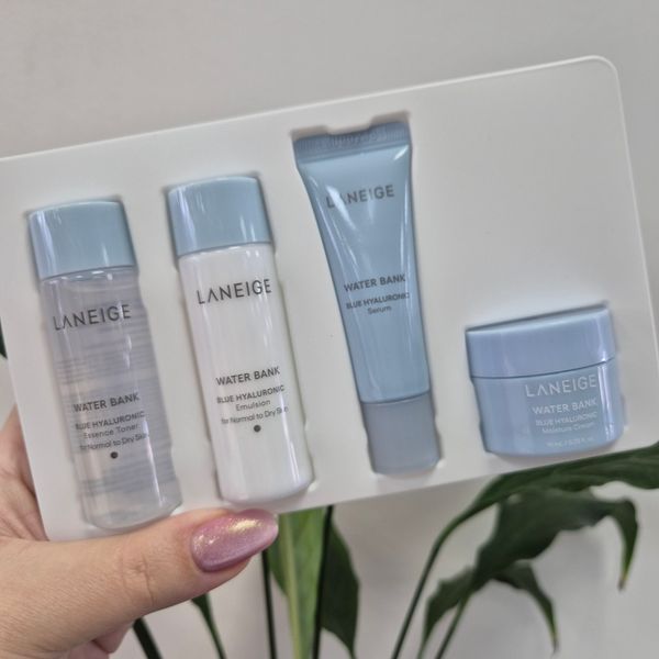 Зволожуючий набір з гіалуроновою кислотою Laneige Water Bank Blue Hyaluronic 4 Step Essential Kit 13039 фото