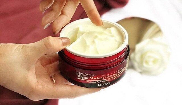 Антивозрастной крем с женьшенем Deoproce Repair Machine Ginseng Cream 13034 фото