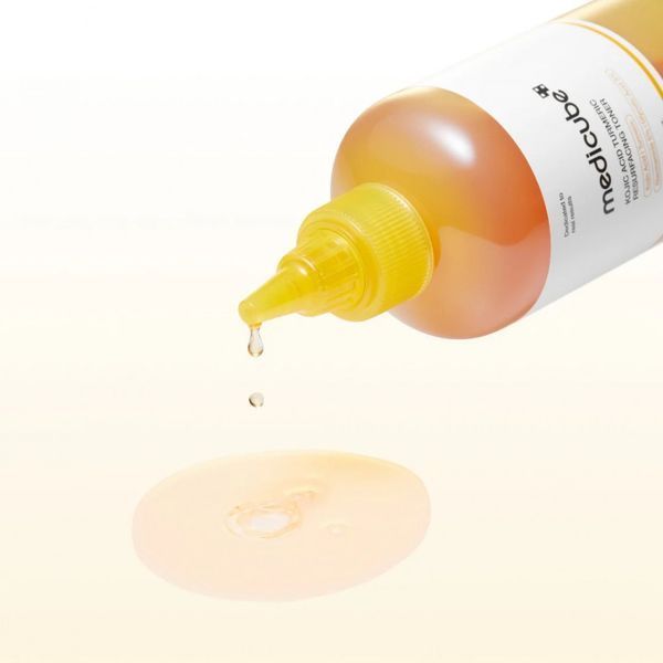 Освітлюючий тонер з койєвою кислотою Medicube Kojic Acid Turmeric Resurfacing Toner 13126 фото